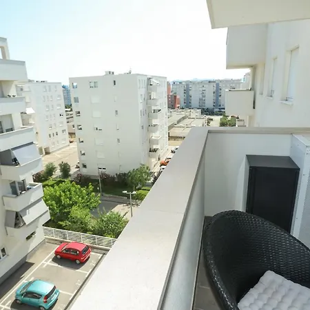 Newly Motar With Balcony And Parking Garage!! *