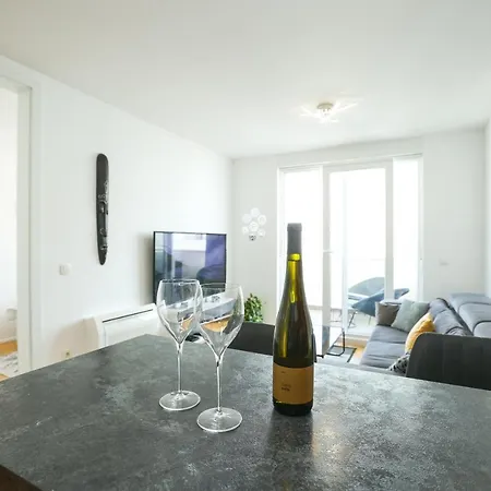 Appartamento Newly Motar With Balcony And Parking Garage!! *